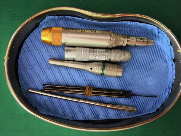 15658515489700.jpg 美敦力T12接頭 刀頭斷在內(nèi)部.jpg