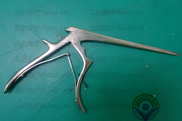 Codman 52 咬切鉗手柄彈簧片固定螺絲松動(dòng)，咬切口不鋒利 600小 水印 1032.jpg