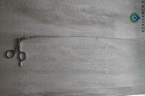 R.WOIF 8952.65 腎鉗鉗頭連接壞，鉗頭合不籠  維修