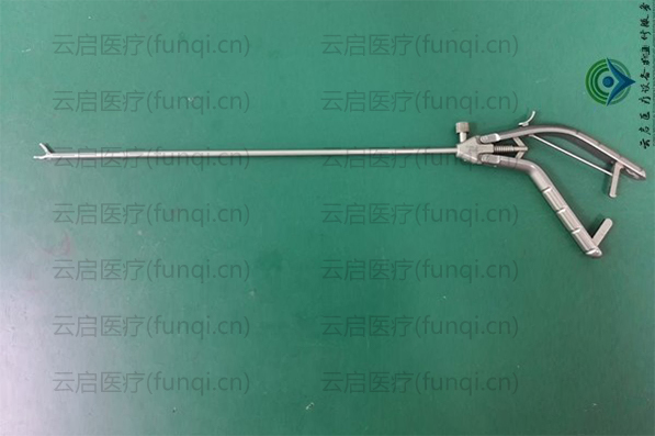 STORZ 26173 KL 持針器 手柄缺少固定螺絲，鉗頭打不開 600小 水印 1126.jpg